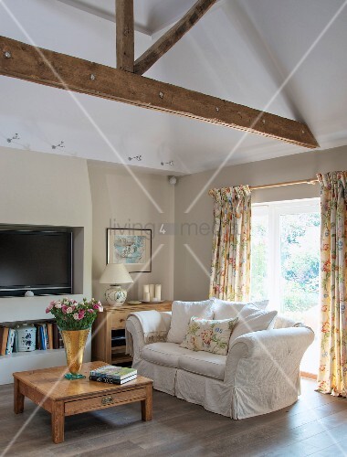 wohnzimmer strandhaus flair kamin weiß naturstein tapete