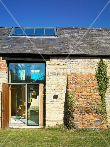 Renoviertes Bauernhaus Modern renoviertes bauernhaus mit natursteinfassade und offener Renoviertes Bauernhaus Modern renoviertes bauernhaus mit natursteinfassade und offener