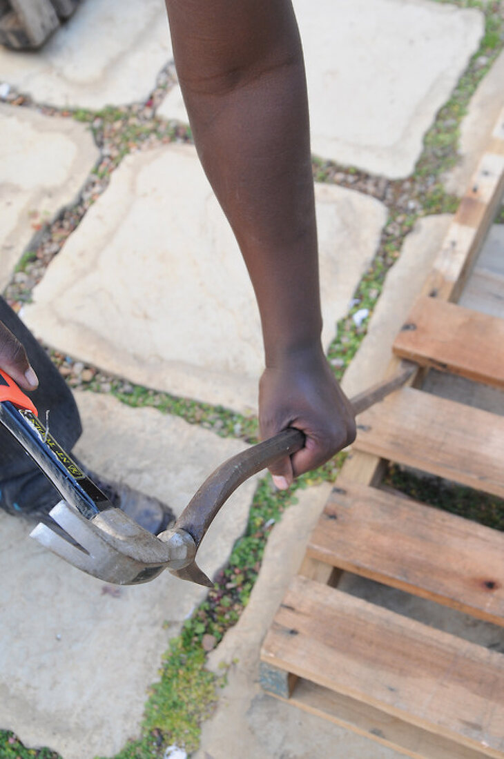 Especially for the gardener License Features 11047034 living4media