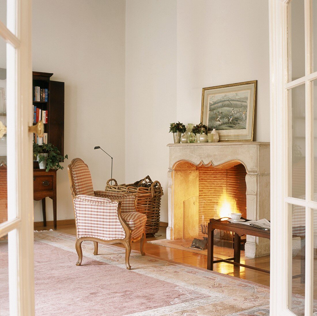 Sitting room with fireplace