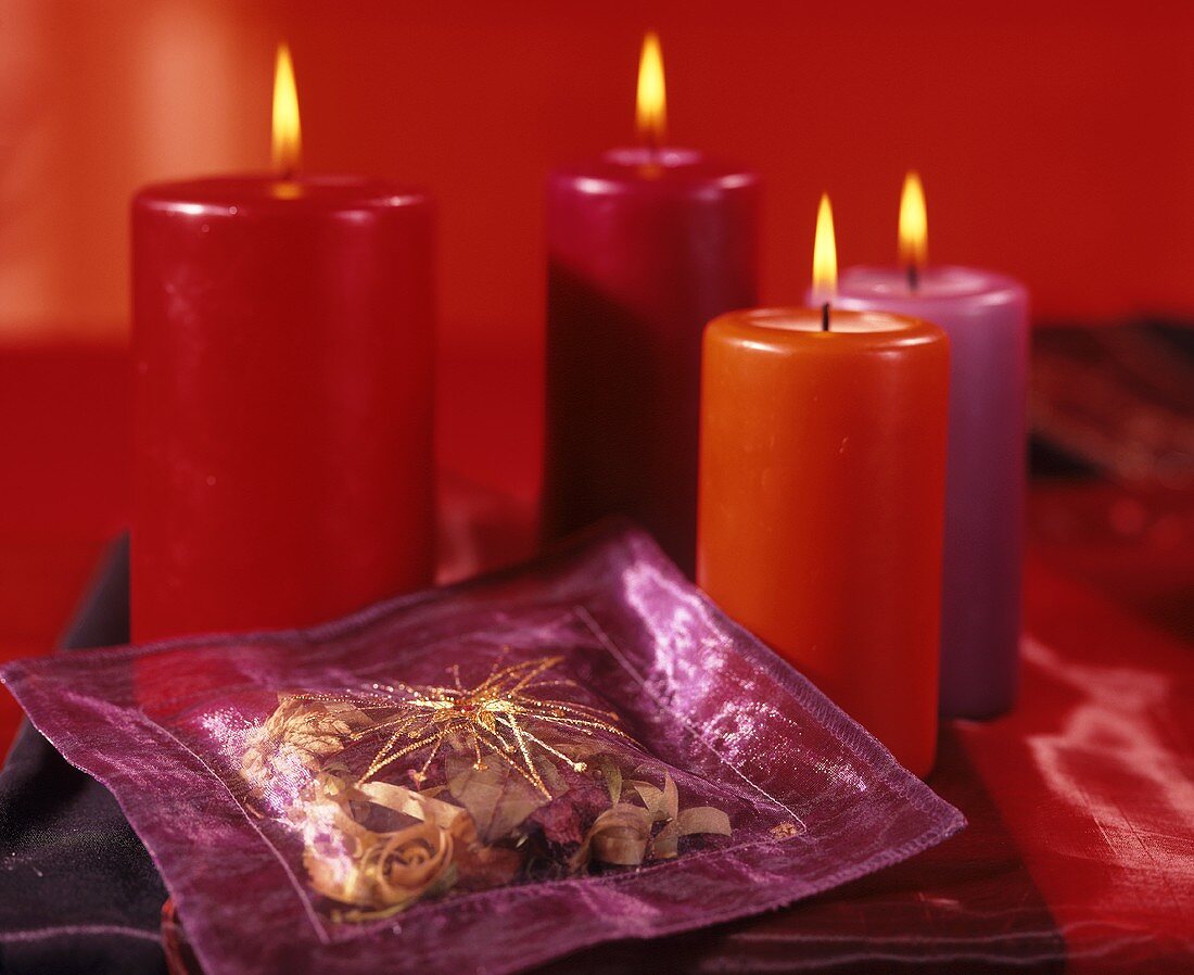 Potpourri bag with candles