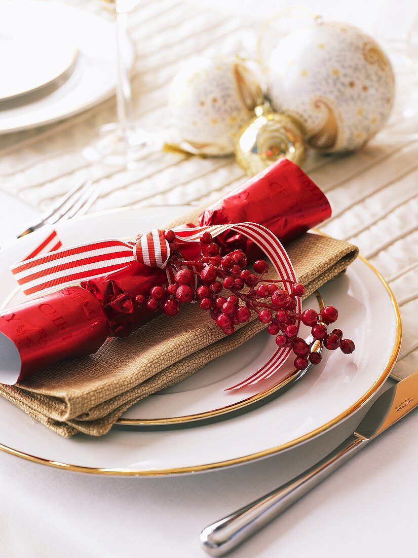 Place-setting with Christmas decoration