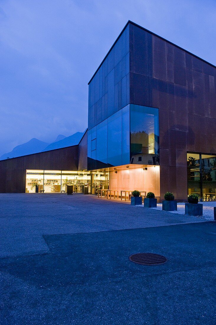 Weincenter der Weinkellerei Kaltern (Südtirol, Italien)