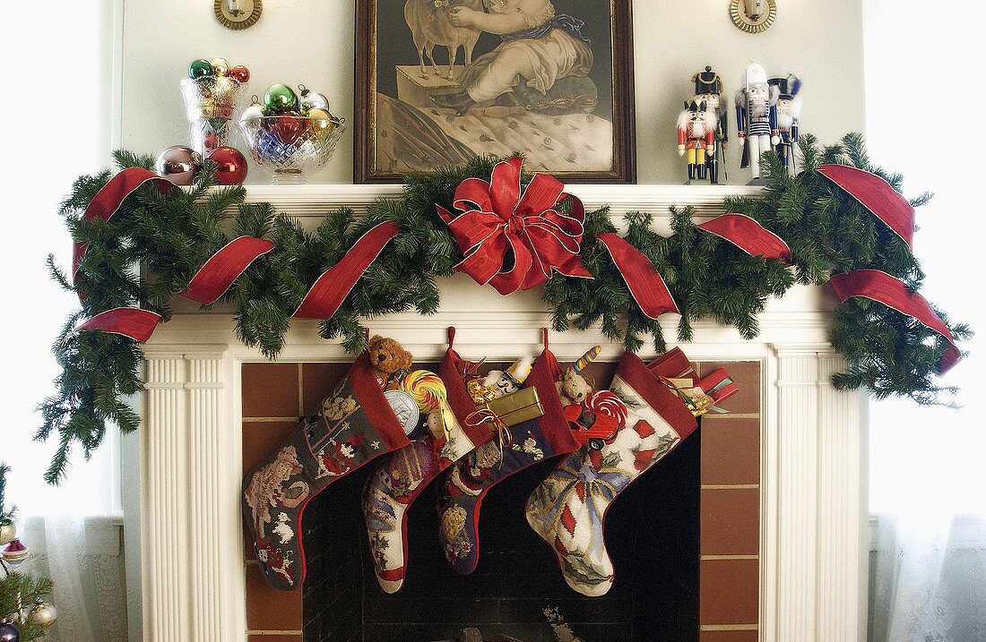 Decorated Mantle with Hanging Stocking