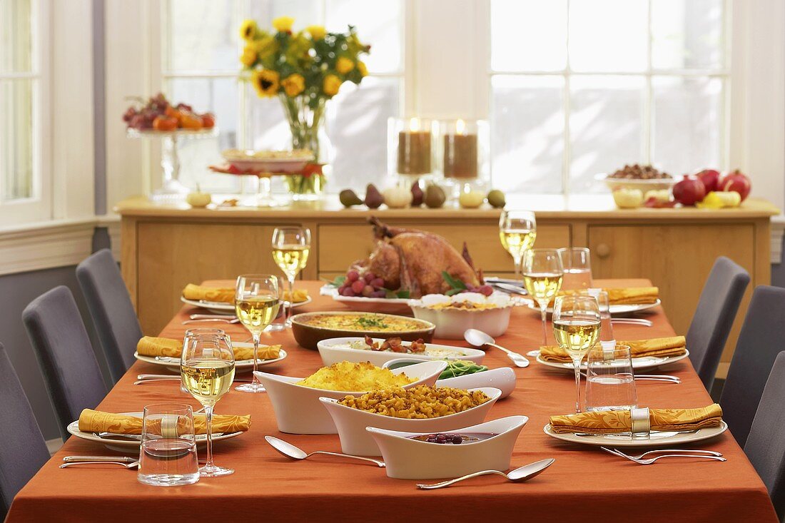 Gedeckter Tisch zu Thanksgiving (USA)