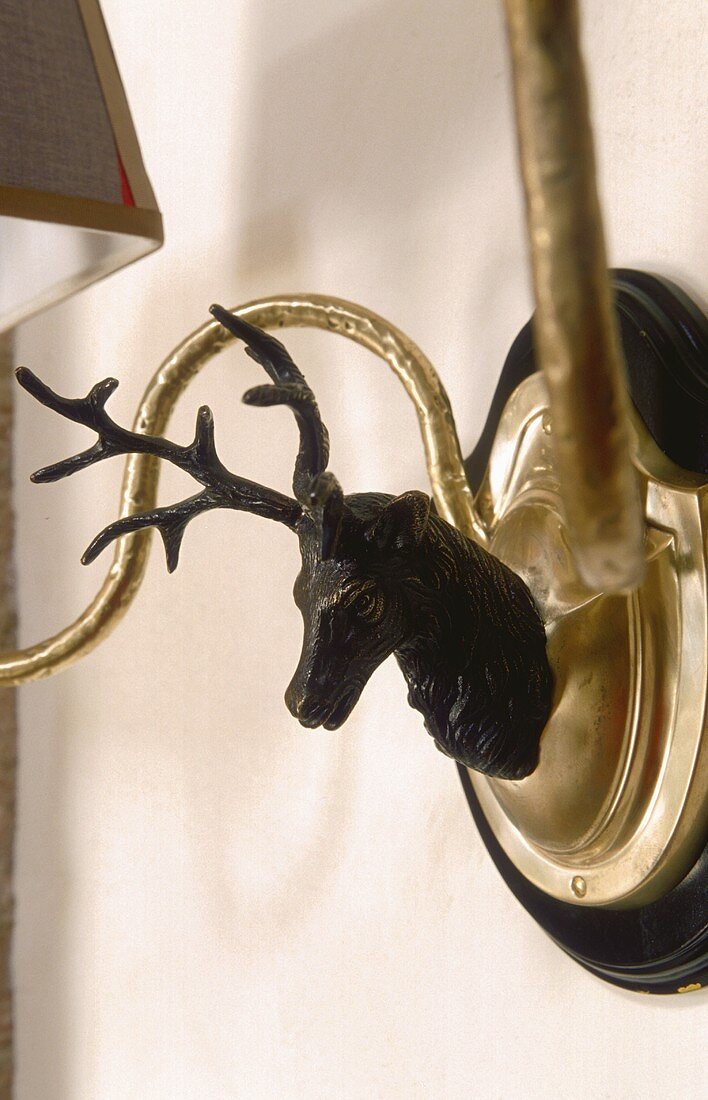Wall lamp with a animal head