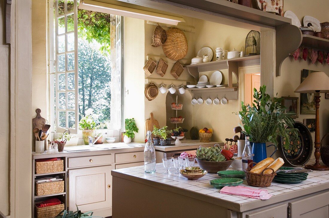 A view into an open-plan kitchen in a country house