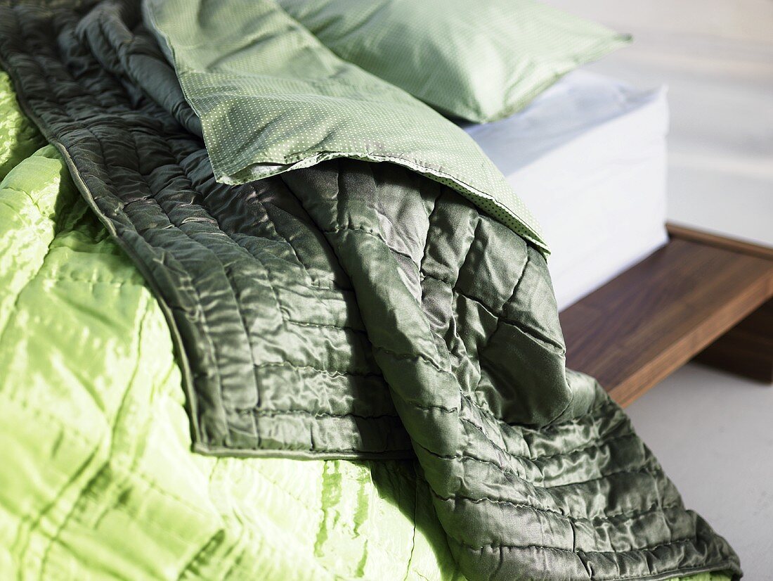 Shiny green quilt