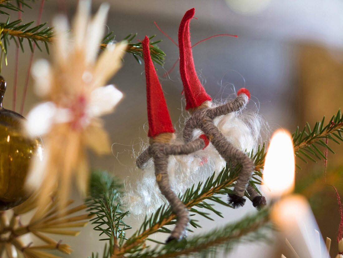 Weihnachtsdeko am Christbaum