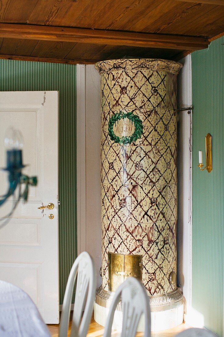 Tiled stove in a mansion