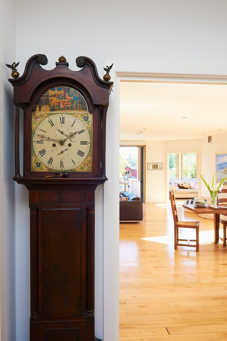 Antique Grandfather Clock In Spacious Buy Image 11135027 Living4media