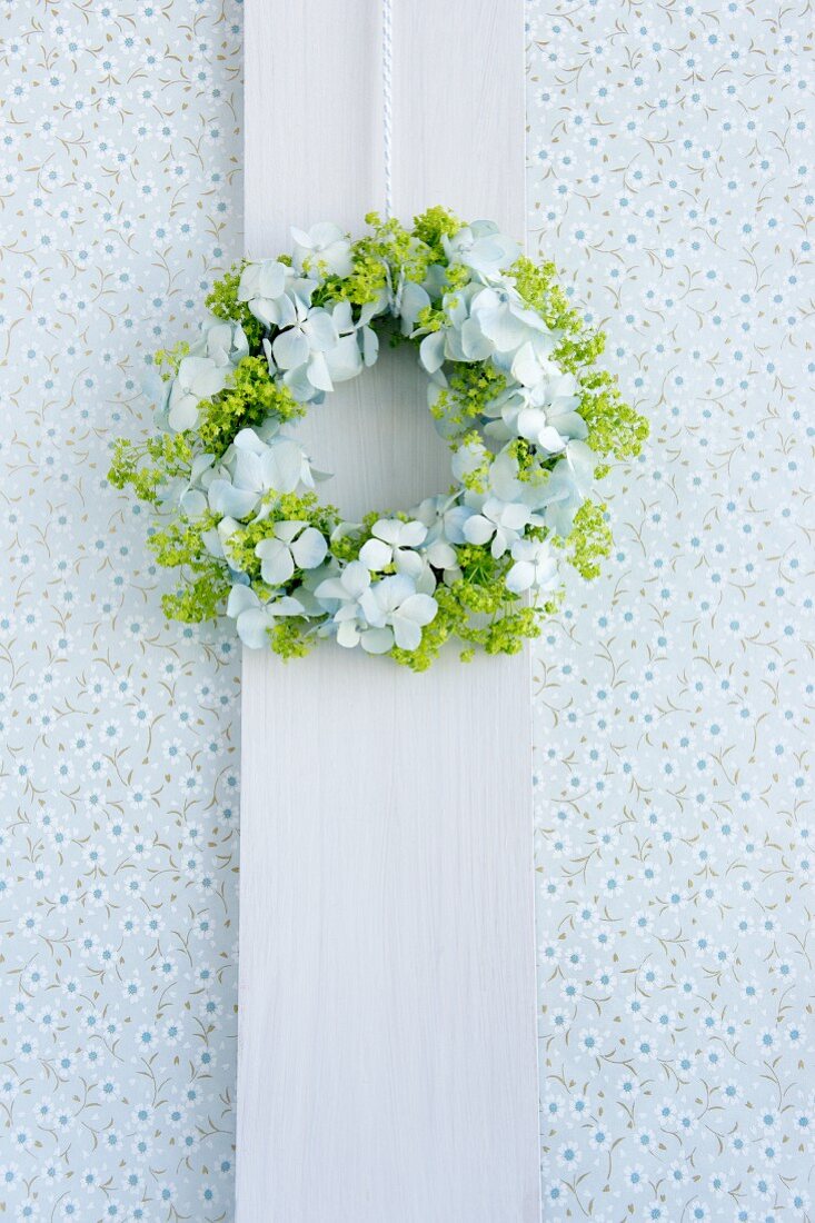 Wreath of hydrangeas and lady's mantle