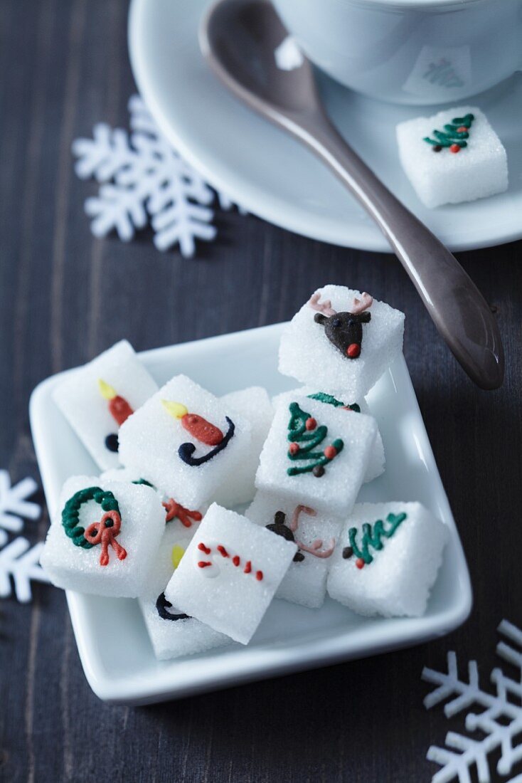 Zuckerwürfel mit Weihnachtsmotiven aus … – Bild kaufen – 11155747 ...