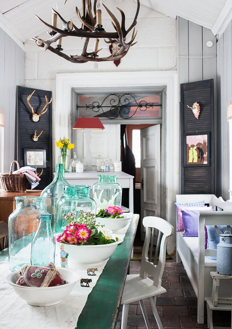 Small shop containing old furniture and vintage and country-house-style home accessories