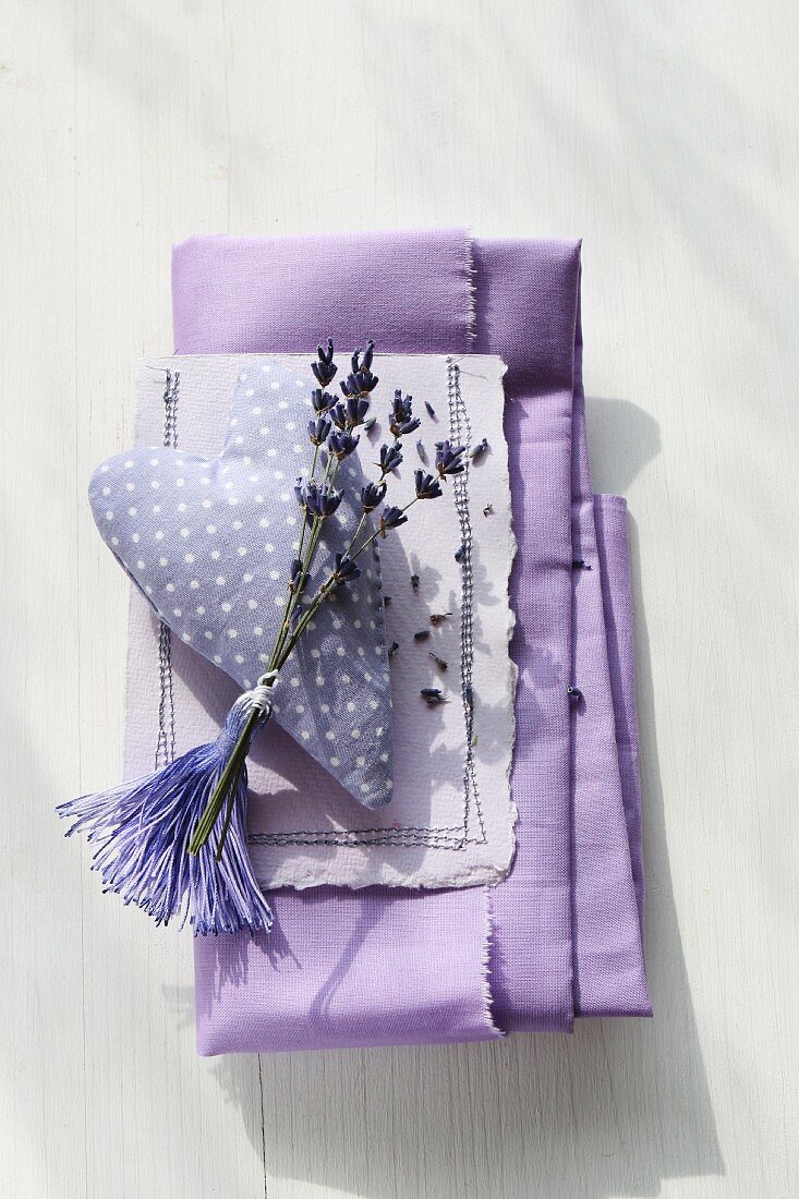 Decoration suggestion: lavender flowers and tassel on fabric heart