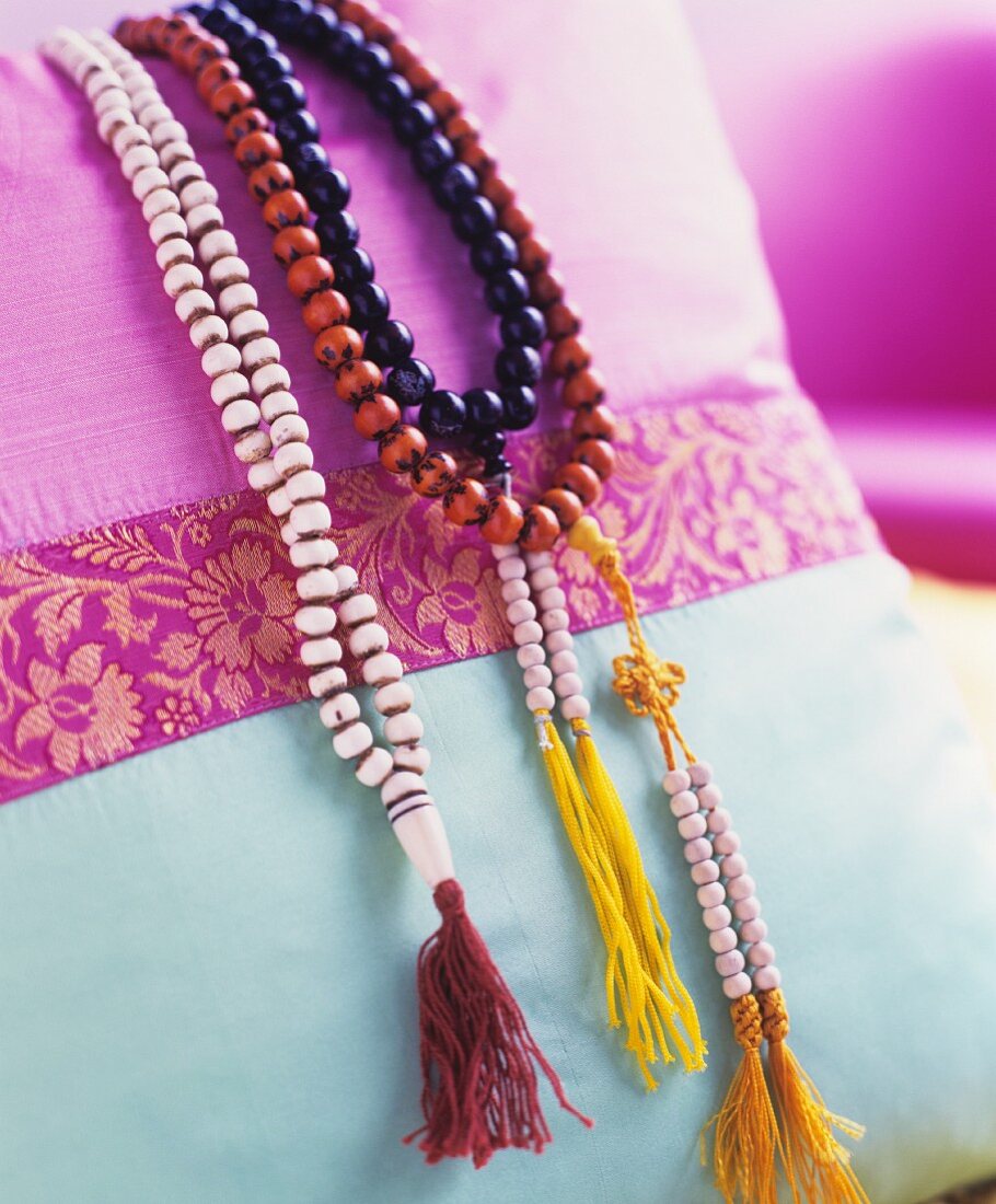 Handmade bead necklaces (India)