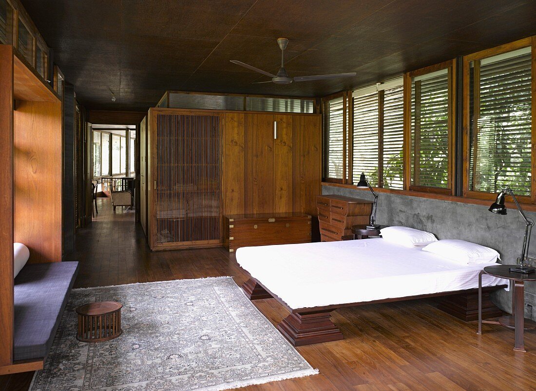 Traditionelles Schlafzimmer im modernen Wohnhaus