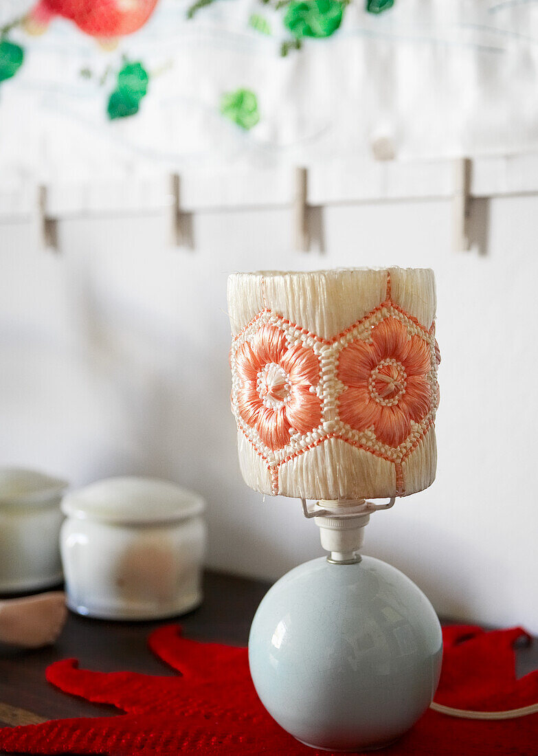 Table lamp with floral pattern