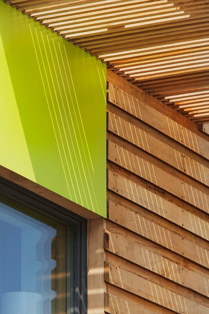 Detail eines ökologischen Holzhauses