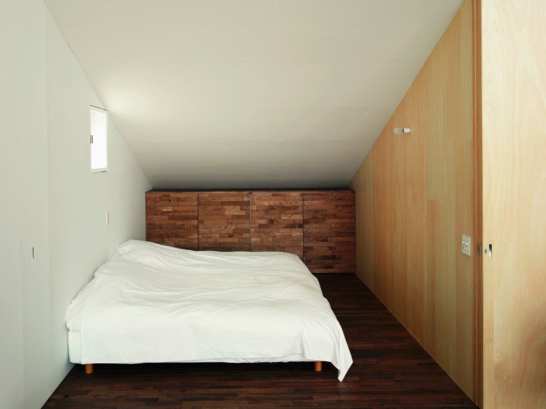 Plain bedroom