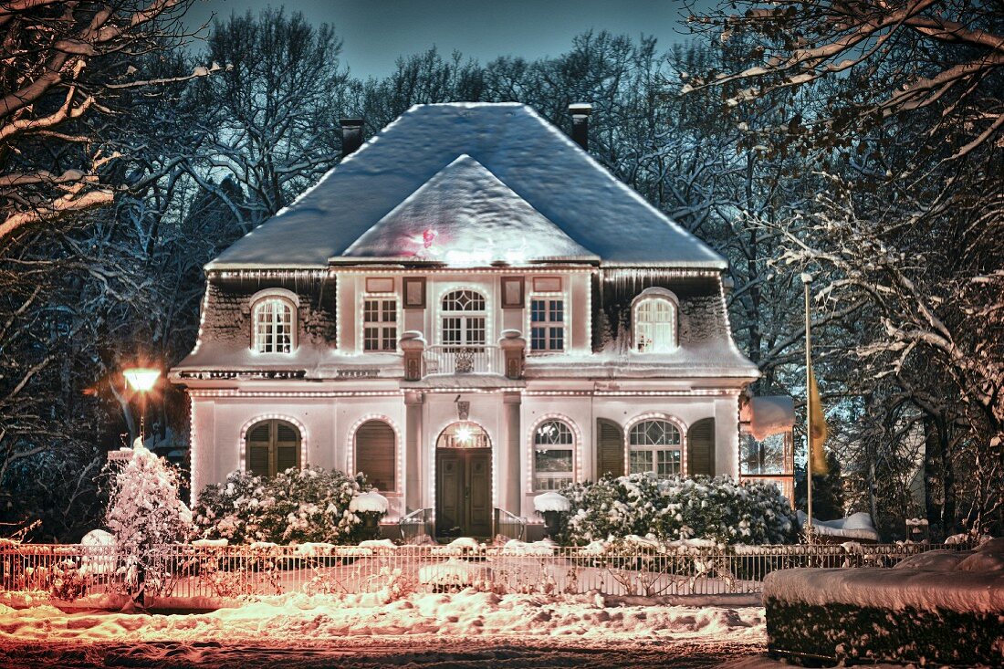 Fürstliches Landhaus im Winter