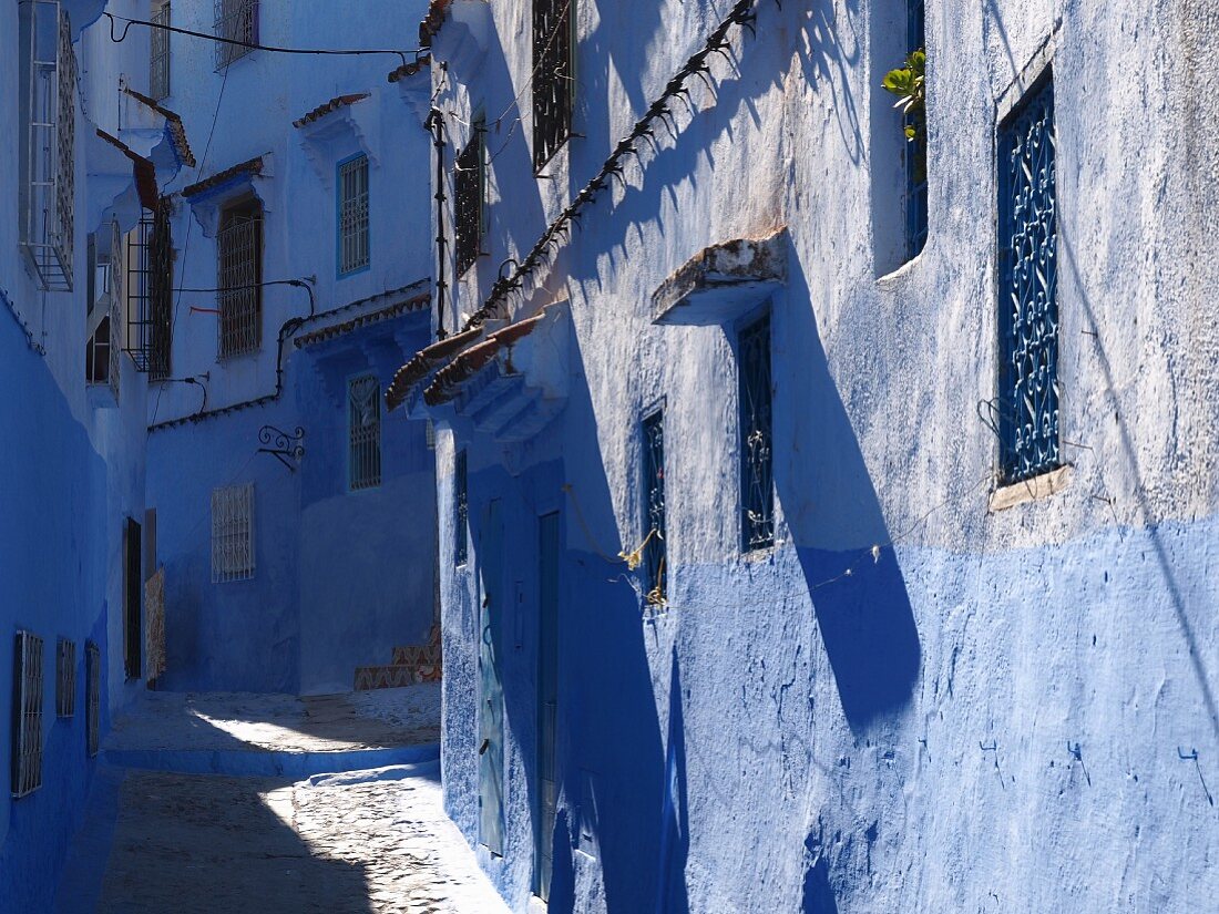 Blaue Gasse in der Medina von Chefchaouen, Marokko