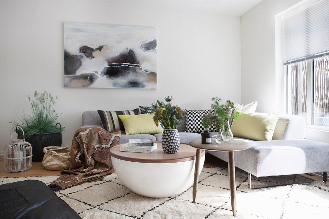 Moderne Designermöbel im skandinavischen Wohnzimmer