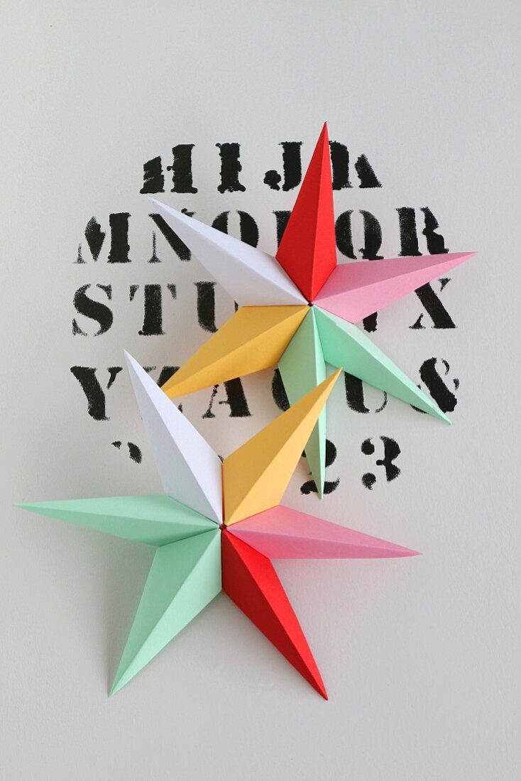 Multicoloured origami stars