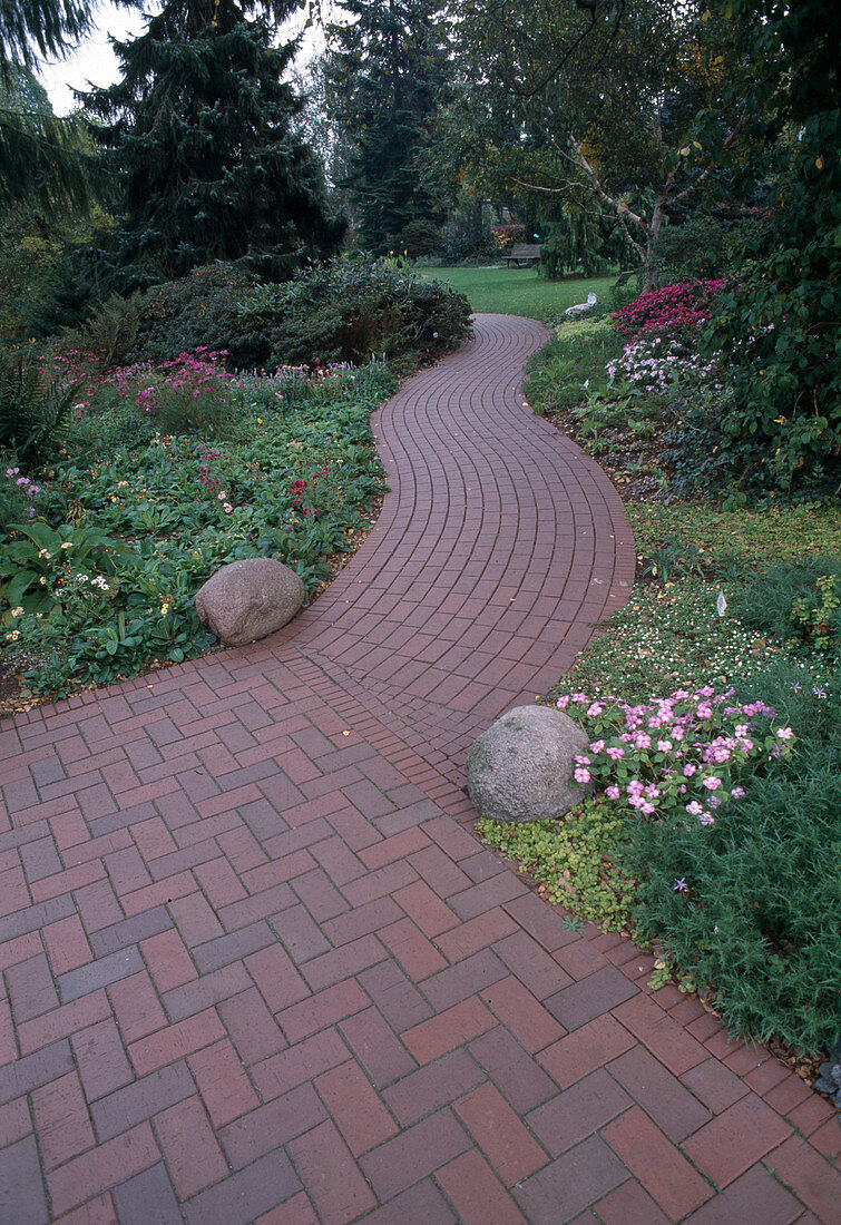 Gartenweg aus Klinker