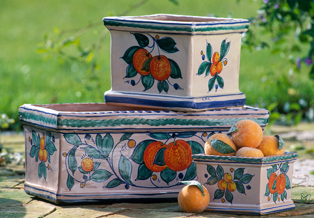 Winter-resistant painted clay pots from Sicily (Italy)