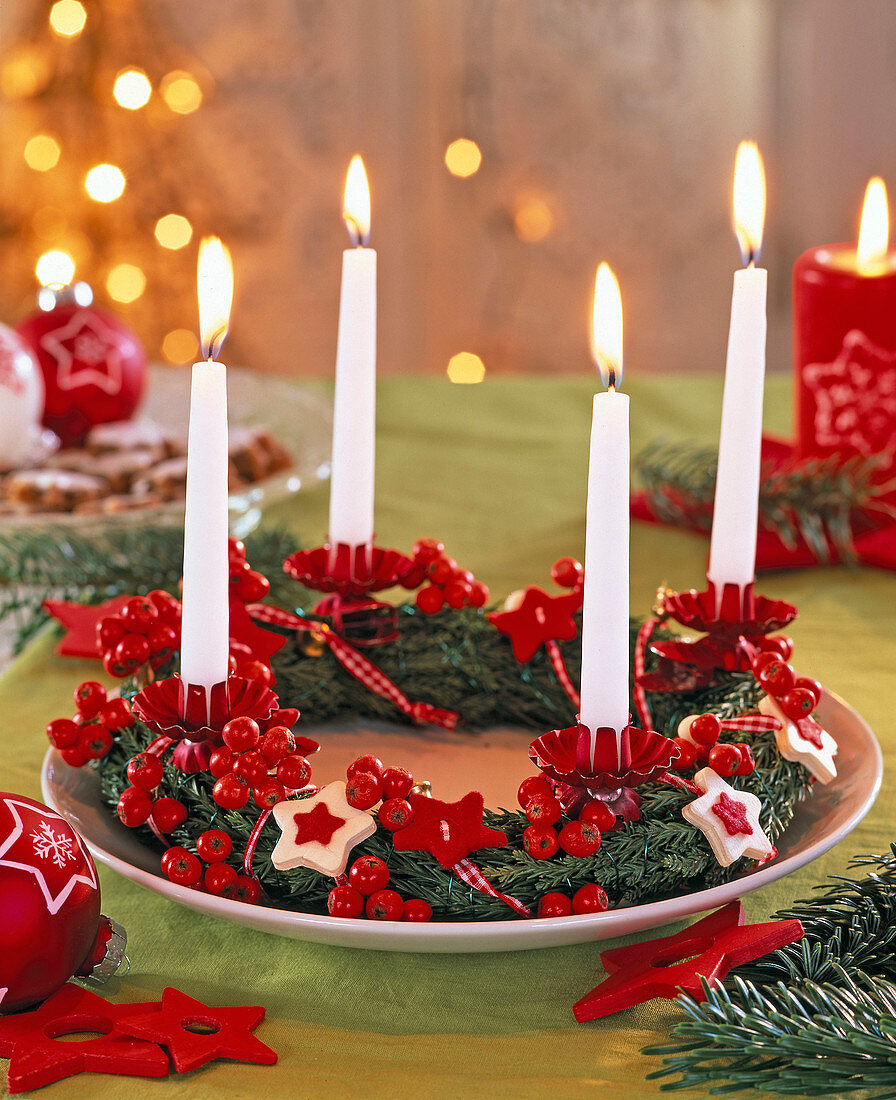 Advent wreath red-white-green