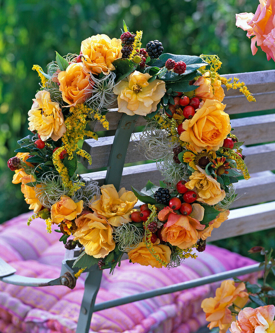 Wreath with yellow roses