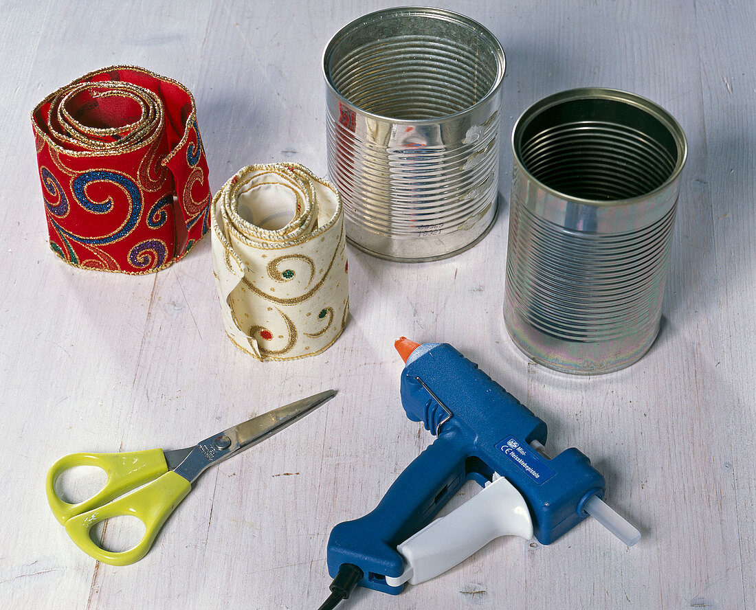 Clove bouquet in glued tin can