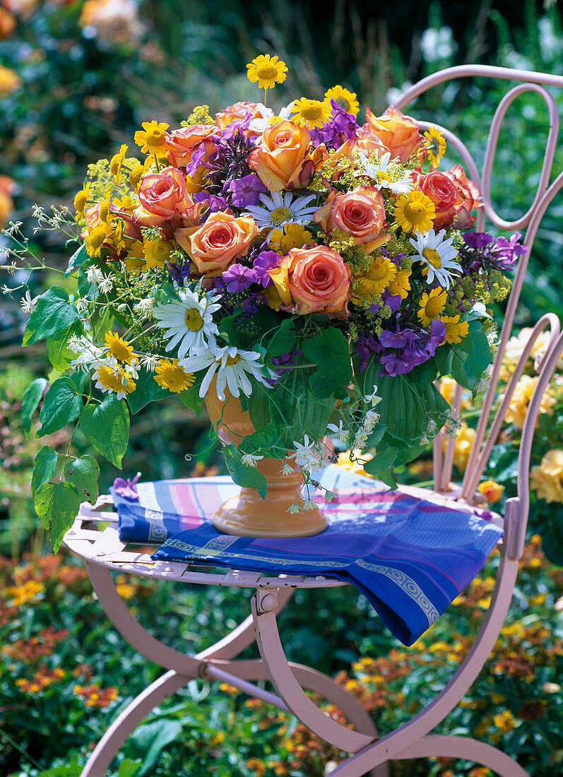 Strauß aus Rosa (Rosen), Phlox (Flammenblumen), Leucanthemum (Margeriten)