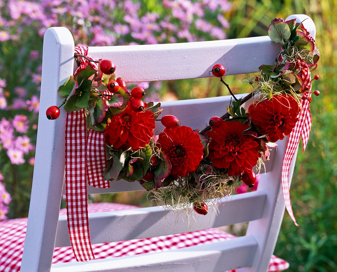 Garland of Dahlia, Rosehips, Clematis, Hydrangea