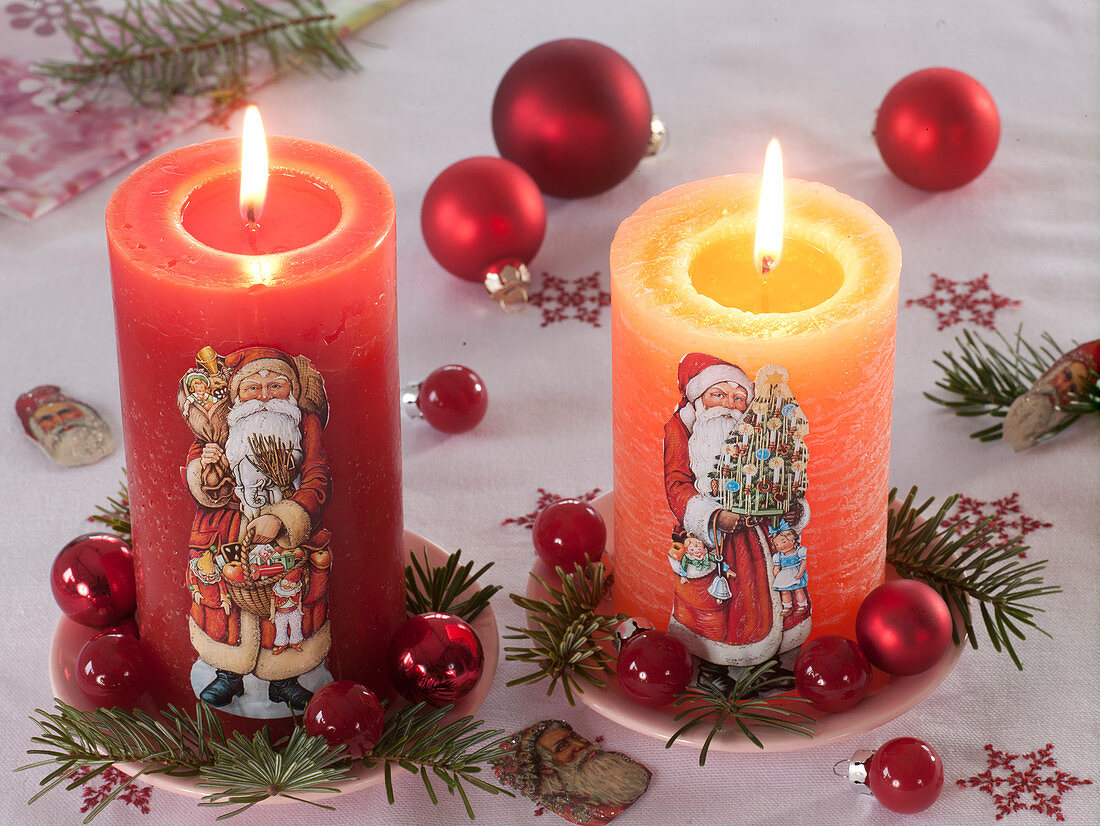 Candles with Santa motives, Pseudotsuga (Douglas fir)