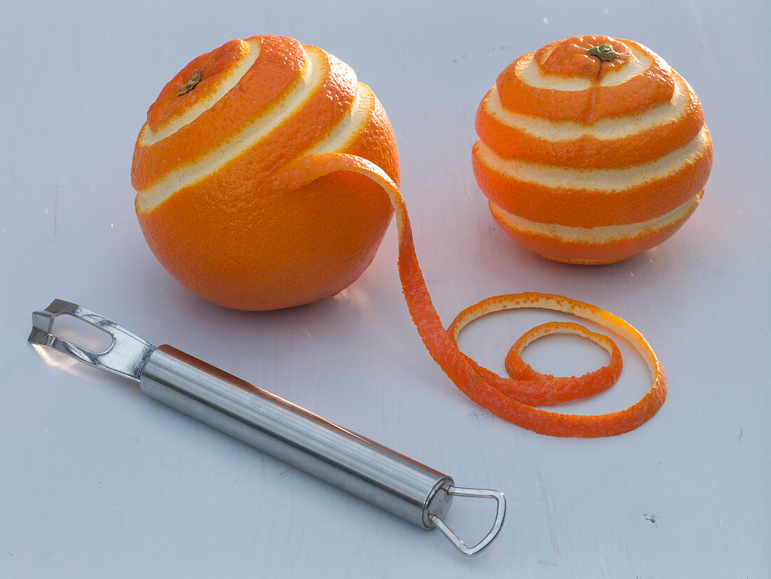 Decorate oranges with zestzer