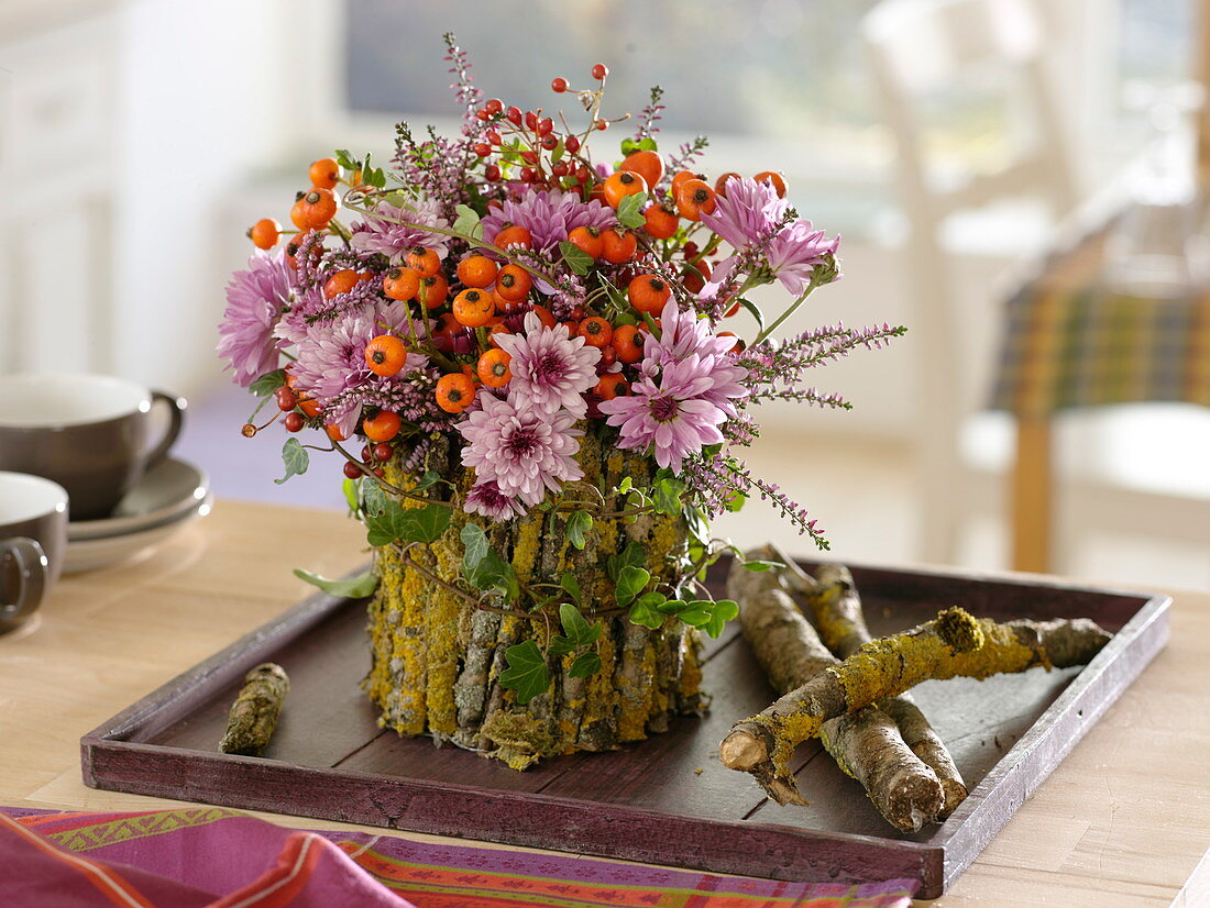 Kleiner Strauß aus Chrysanthemum (Herbstchrysanthemen), Rosa