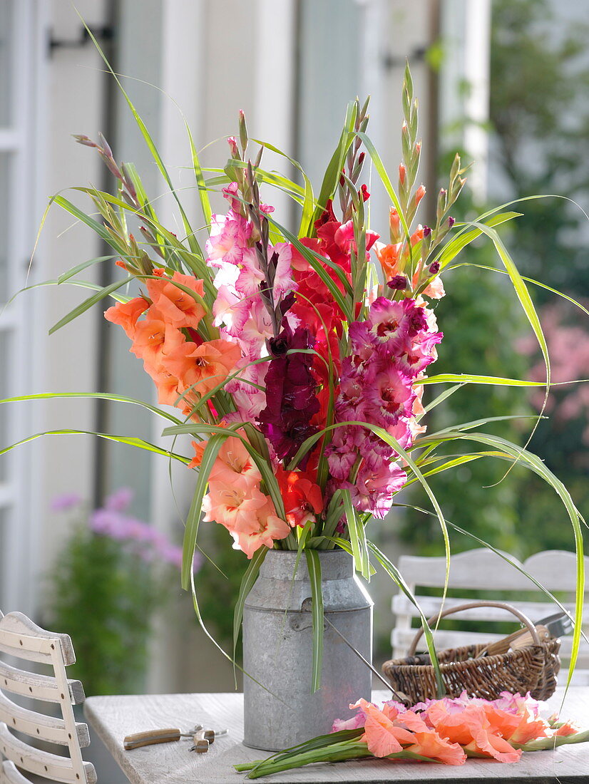 Bouquet made of gladiolus and miscanthus