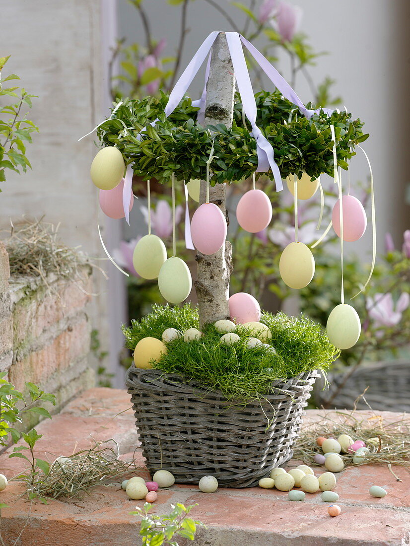 Easter table decoration with book wreaths