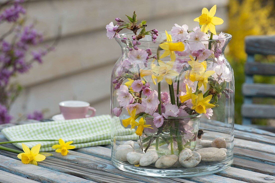 Bouquet of Prunus and Narcissus 'Tete A Tete'