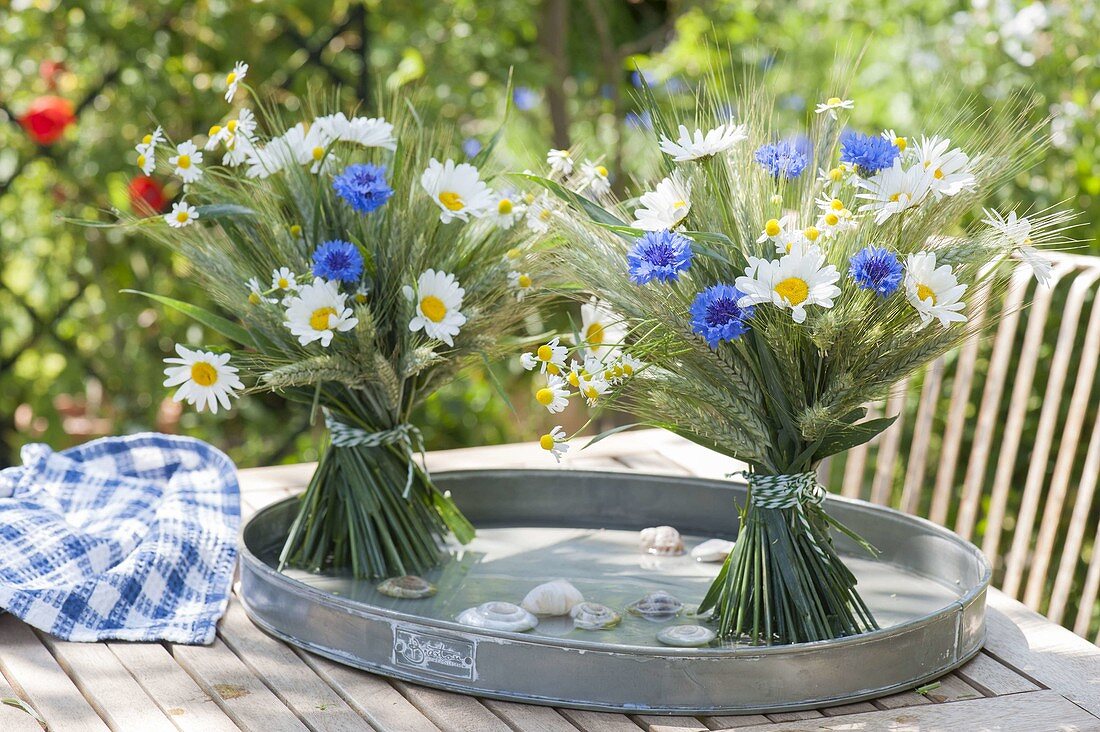 Standing bouquets on zinc tray