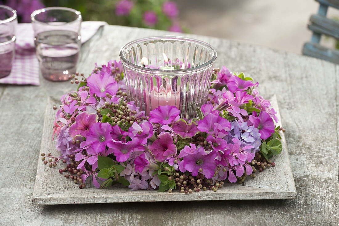 Wreath of cutback of Pelargonium and Petunia