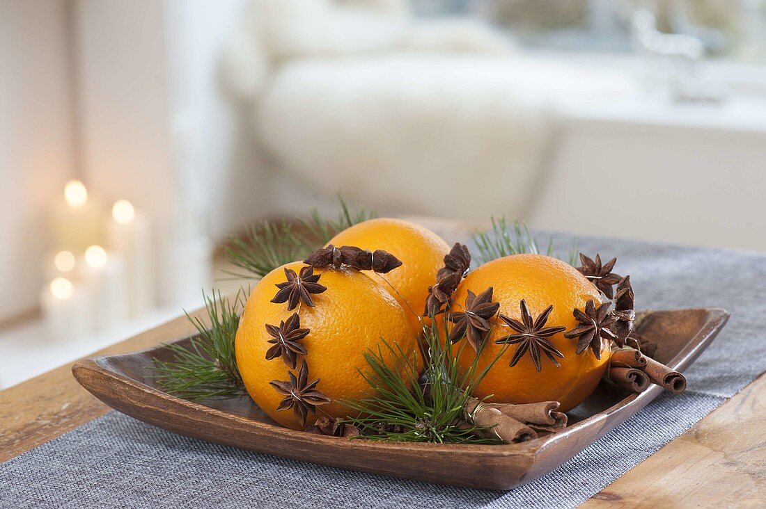 Christmas scent, oranges with star anise on silver wire