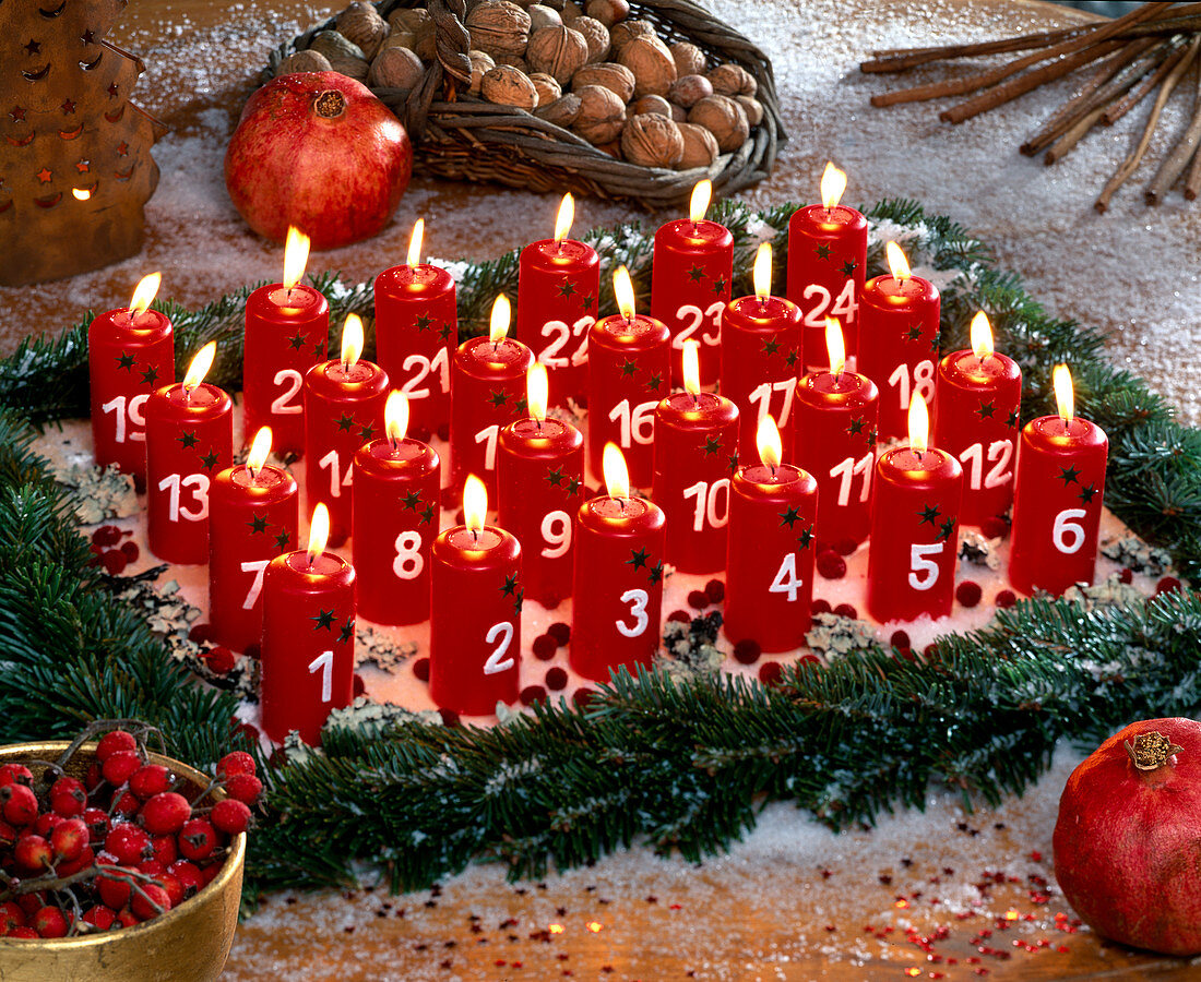 Adventsgesteck mit 24 Kerzen