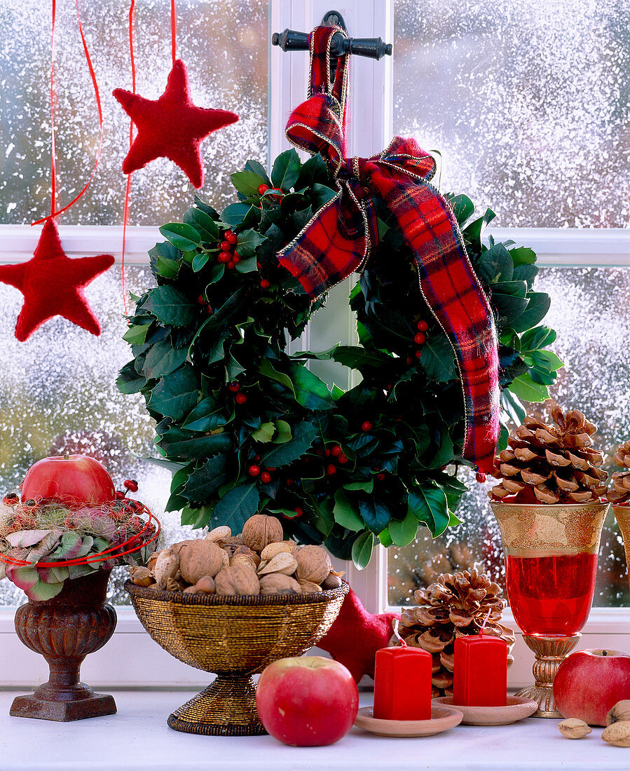 Window with Advent-decorated wreath