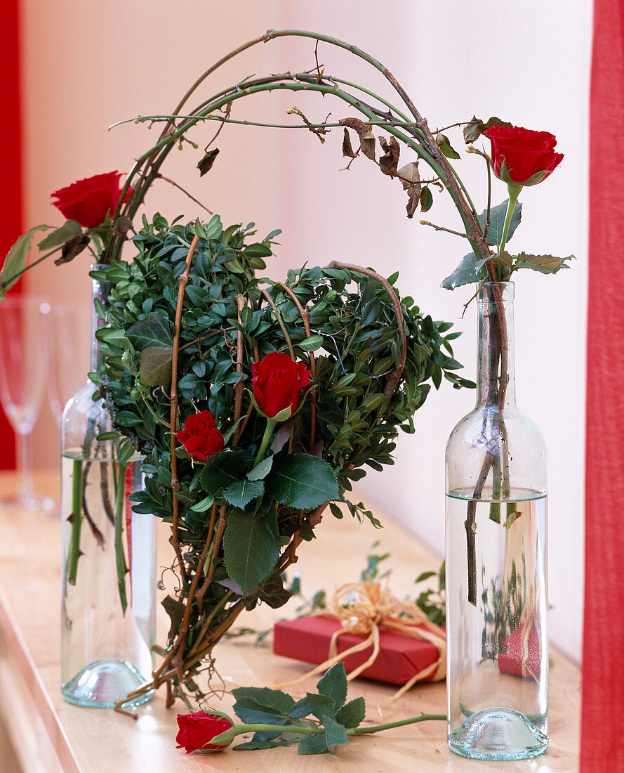 Rose, buxus (box) with hare wire as heart