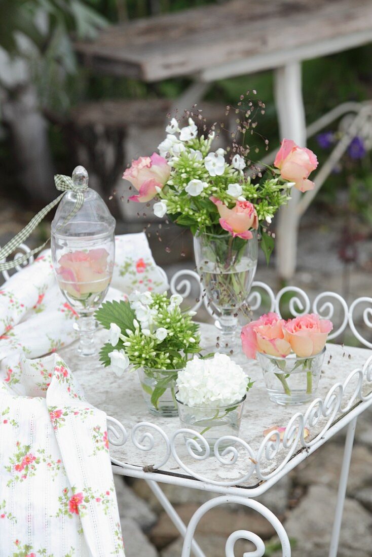 Romantic arrangement of white and pink flowers