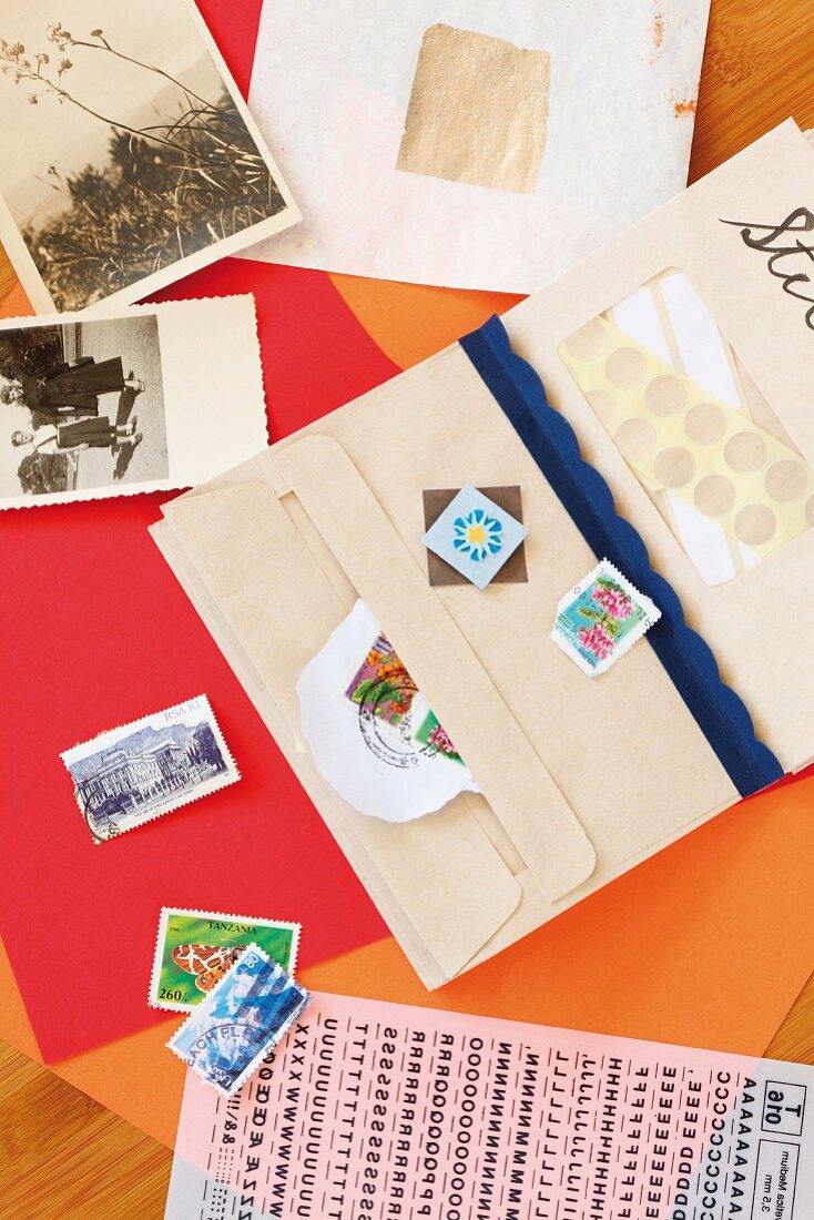 Sammelmappe aus Briefumschlägen