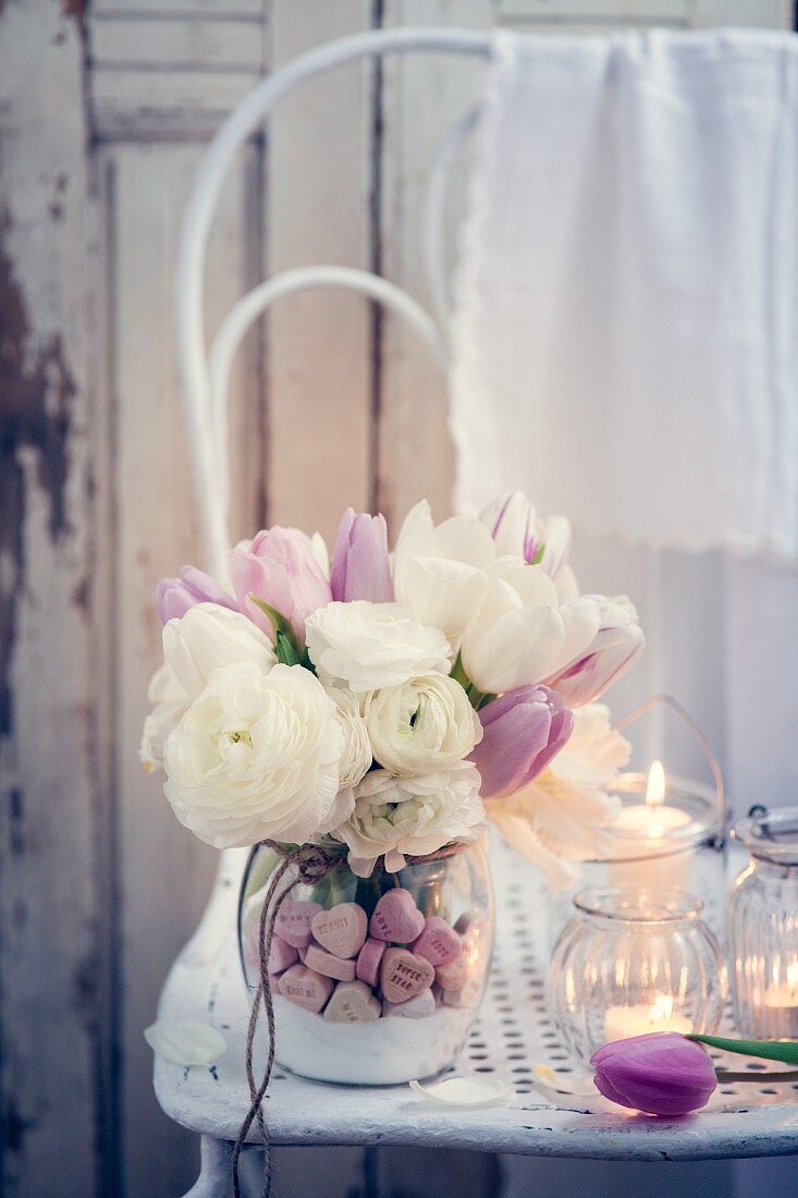Rosen, Tulpen und Kerzen zum Valentinstag